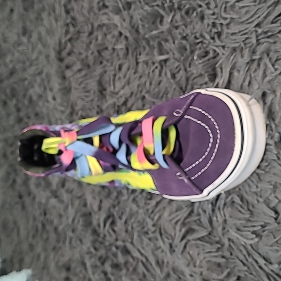 Shoes - Picture 2 of 4